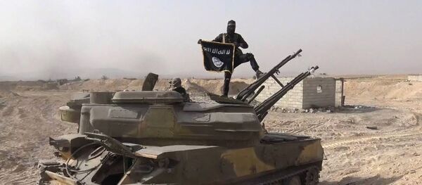 Припадник ДАЕШ-а у Палмири - Sputnik Србија