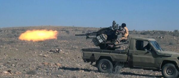 Pripadnici DAEŠ-a pucaju na sirijske trupe severno od Palmire - Sputnik Srbija