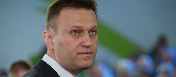 Правник и политичар Алексеј Наваљни на састанку акционера Сбербанке - Sputnik Србија