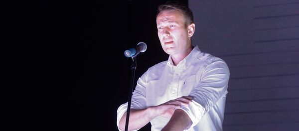 Алексеј Наваљни током митинга опозиције у Москви Алексеј Наваљни током митинга опозиције у Москви - Sputnik Србија