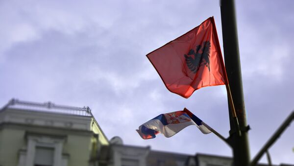 Zastave Srbije i Albanije - Sputnik Srbija