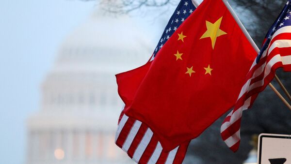 Zastave Kine i SAD u Vašingtonu - Sputnik Srbija