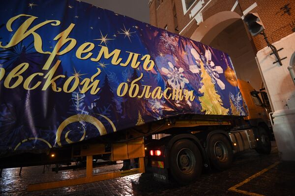 Допремање новогодишње јелке у Кремљ - Sputnik Србија