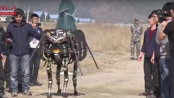 Biomorfni borbeni robot - Sputnik Srbija