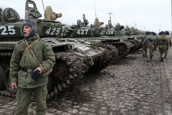 Војници тенковског батаљона моторизоване пешадије Балтичке флоте током војне вежбе у Калињинградској области - Sputnik Србија
