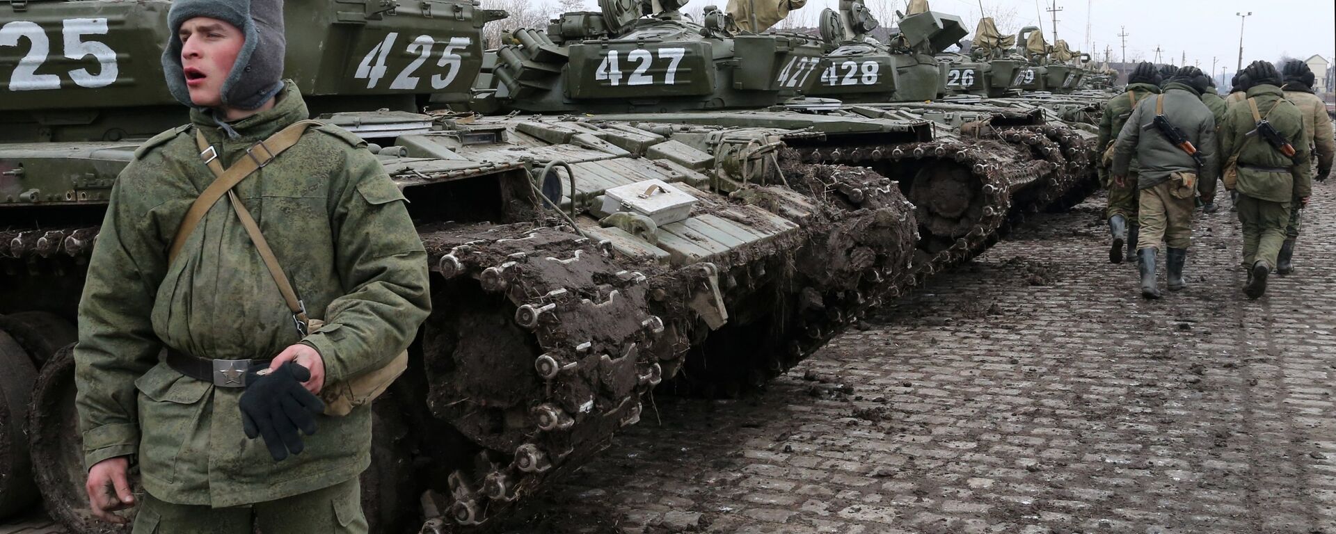 Војници тенковског батаљона моторизоване пешадије Балтичке флоте током војне вежбе у Калињинградској области - Sputnik Србија, 1920, 28.04.2023