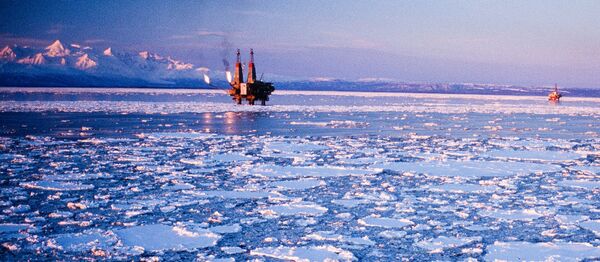 Naftna platforma na vodi - Sputnik Srbija