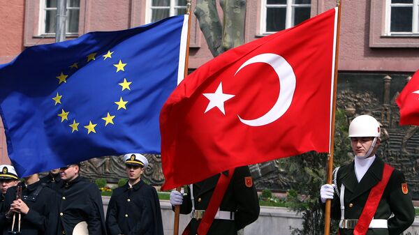 Zastave EU i Turkse  - Sputnik Srbija
