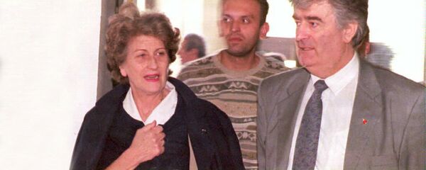 Биљана Плавшић и Радован Караџић - архивска фотографија Биљана Плавшић и Радован Караџић - архивска фотографија - Sputnik Србија