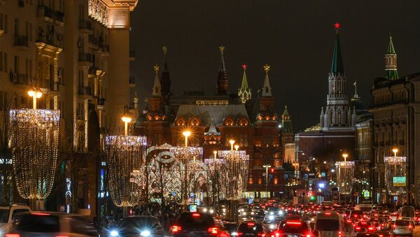 Тверска улица у Москви украшена за Нову годину - Sputnik Србија