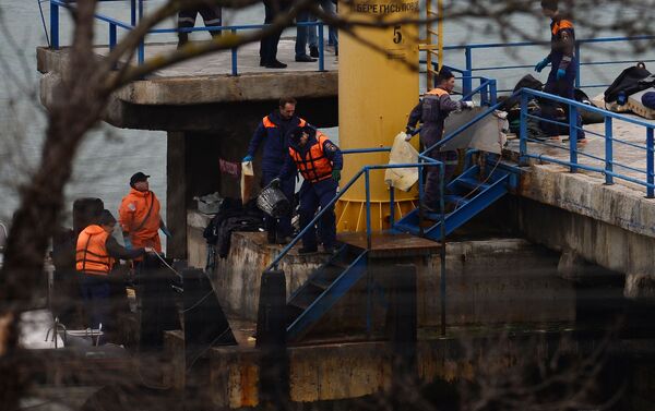 Спасилачке екипе на месту пада авиона руског Министарства одбране Ту-154 у Црном мору - Sputnik Србија