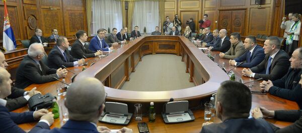 Александар Вучић са представницима Срба на КиМ - Sputnik Србија