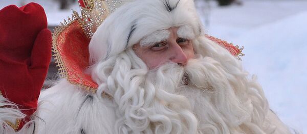 Деда Мраз из Великог Устјуга у посети Чељабинску - Sputnik Србија