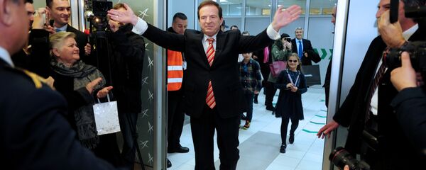 Богољуб Карић на аеродрому Никола Тесла, приликом повратка у Србију - Sputnik Србија