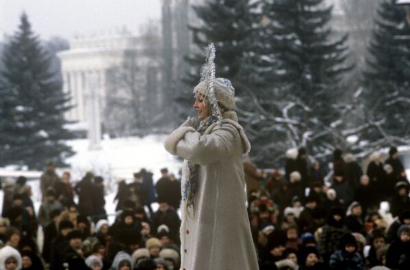 Новогодишњи времеплов: Прослава Нове године у СССР-у - Sputnik Србија