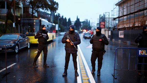 Police secure the area near an Istanbul nightclub, following a gun attack, in Turkey, January 1, 2017. - Sputnik Србија