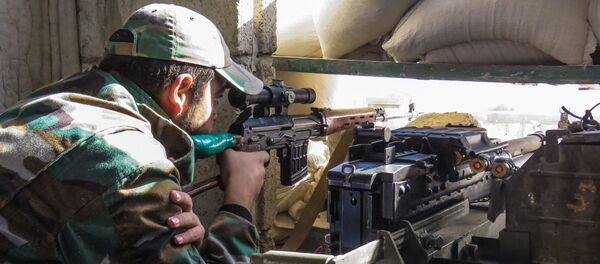 Сиријски снајпериста у предграђу Дамаска - Sputnik Србија