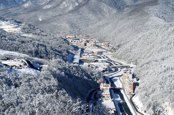 Поглед на зимско одмаралиште Роса Хутор и Красна Пољана у Сочију - Sputnik Србија