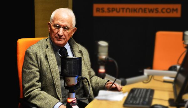 Matija Bećković: Ako ne bude podignut spomenik NATO žrtvama, uskoro će se tvrditi da te agresije i tog bombardovanja i tih žrtava nije ni bilo. Matija Bećković: Ako ne bude podignut spomenik NATO žrtvama, uskoro će se tvrditi da te agresije i tog bombardovanja i tih žrtava nije ni bilo. - Sputnik Srbija