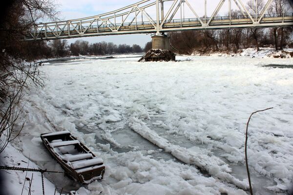 Залеђена Велика Морава - Sputnik Србија