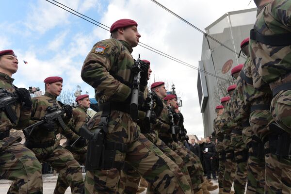 Svečani defile u Banjaluci Svečani defile u Banjaluci - Sputnik Srbija