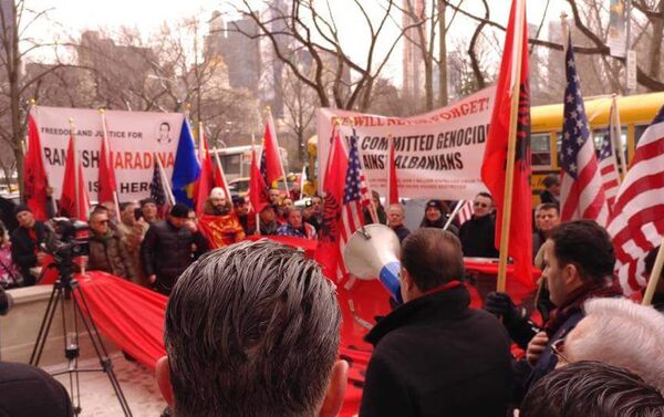Протест албанске дијаспоре у Њујорку испред мисије Републике Србије при УН - Sputnik Србија