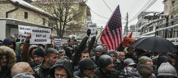 Албанци протествују у Приштини због хапшења Рамуша Харадинаја Албанци протествују у Приштини због хапшења Рамуша Харадинаја - Sputnik Србија