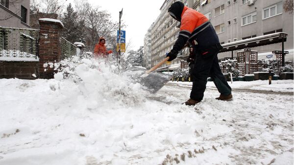 Чишћење снега на Врачару - Sputnik Србија