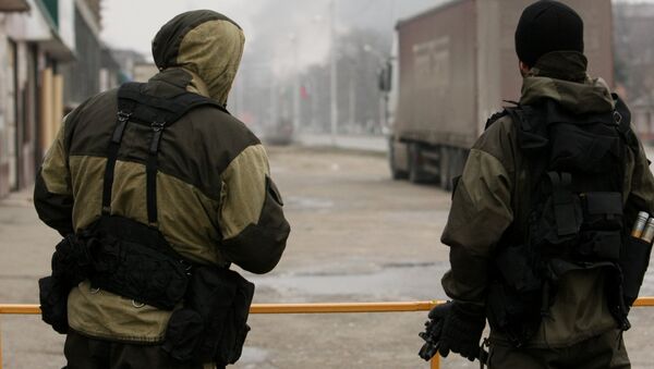 Pripadnici specijalne policije Čečenije tokom operacije neutralisanja ekstremista u Groznom  - Sputnik Srbija