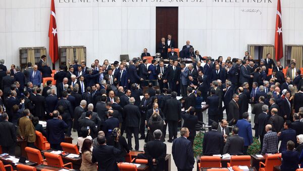 Opšta tuča u turskom parlamentu - Sputnik Srbija