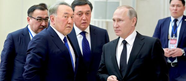 Predsednik Rusije Vladimir Putin i predsednik Kazahstana Nursultan Nazarbajev - Sputnik Srbija