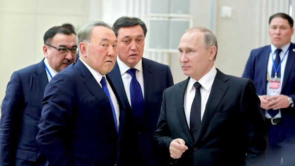 Predsednik Rusije Vladimir Putin i predsednik Kazahstana Nursultan Nazarbajev - Sputnik Srbija