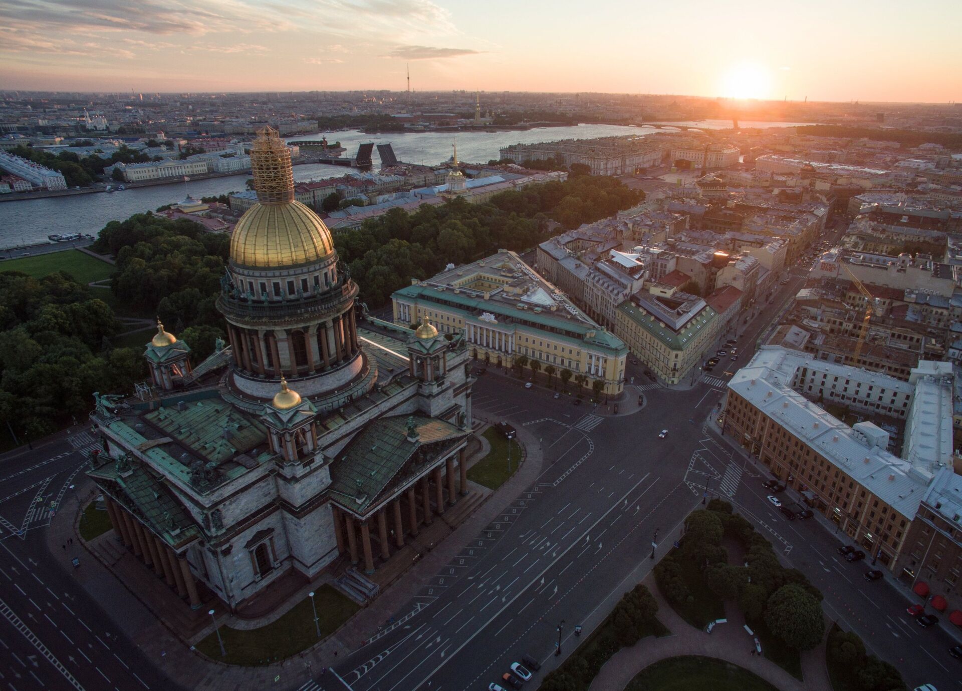 Исакијевски сабор је највећи православни храм у Санкт Петербургу. - Sputnik Србија, 1920, 03.05.2024