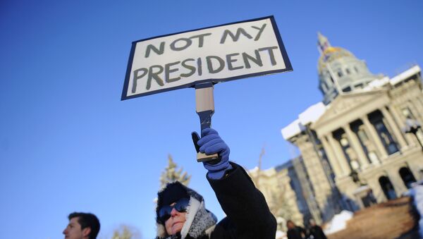 Протести против Доналда Трампа уочи гласања електора - Sputnik Србија