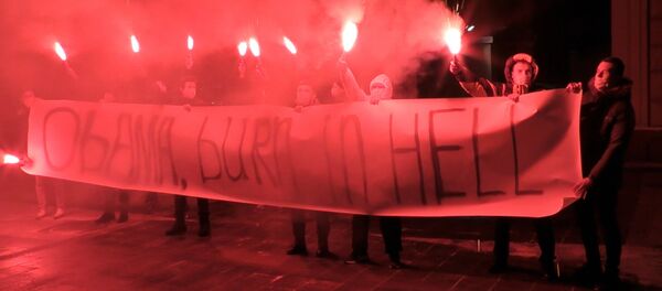 „Obama, idi dođavola!“:  protest ispred američke ambasade u Moskvi - Sputnik Srbija