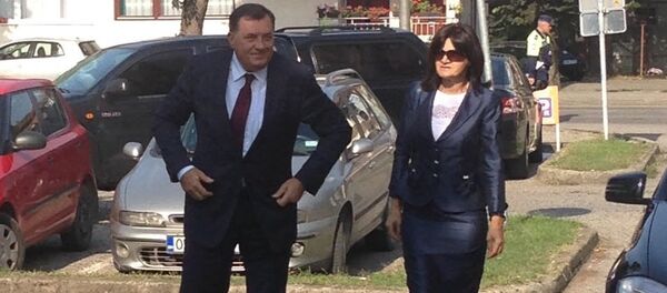 Милорад Додик са супругом Снежаном Милорад Додик са супругом Снежаном - Sputnik Србија