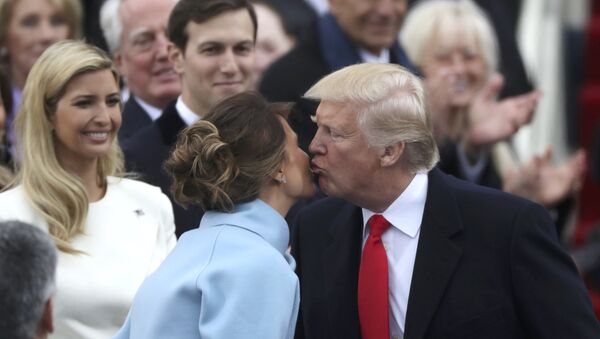 Donald Tramp sa suprugom Melanijom na  inauguraciji u Vašingtonu - Sputnik Srbija