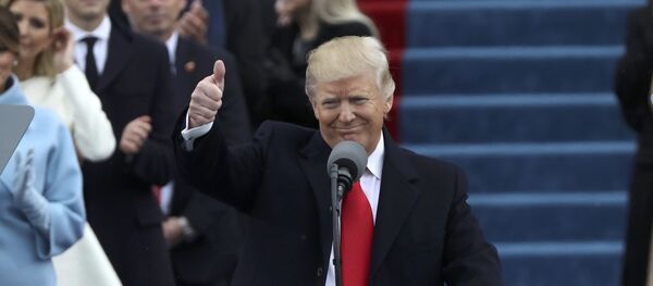 Доналд Трамп за говорницом на инаогурацији у Вашингтону - Sputnik Србија
