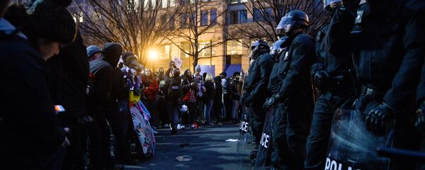 Протест против Доналда Трампа у Вашингтону - Sputnik Србија