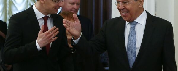 Министар спољних послова Мађарске Петер Сијарто и министар спољних послова Русије Сергеј Лавров током састанка у Москви - Sputnik Србија