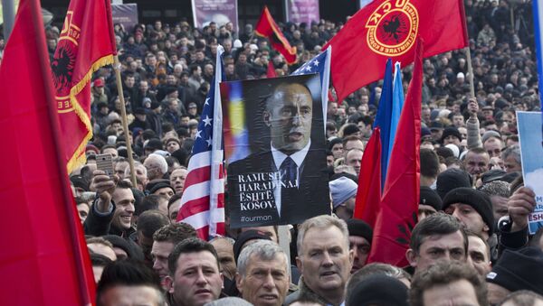 Protesti u Prištini protiv hapšenja Ramuša Haridinaja u Francuskoj. - Sputnik Srbija
