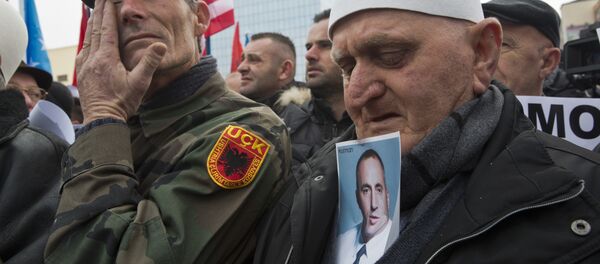 Protesti u Prištini protiv hapšenja Ramuša Haridinaja u Francuskoj Protesti u Prištini protiv hapšenja Ramuša Haridinaja u Francuskoj - Sputnik Srbija