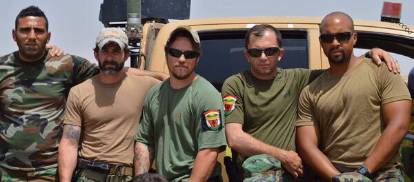 Борци курдских пешмерги и амерички војници - Sputnik Србија