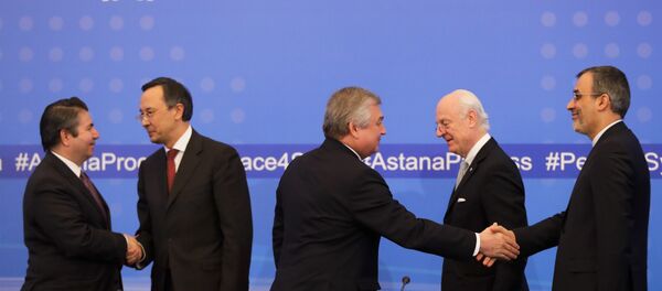 Члан турске делегације Седат Онал, министар спољних послова Казахстана Кајрат Абдрахманов, специјални изасланик Русије Александар Лаврентјев, специјални изасланик УН за Сирију Стафан де Мистура и заменик министра спољних послова Ирана Џабер Ансари на преговорима у Астани Члан турске делегације Седат Онал, министар спољних послова Казахстана Кајрат Абдрахманов, специјални изасланик Русије Александар Лаврентјев, специјални изасланик УН за Сирију Стафан де Мистура и заменик министра спољних послова Ирана Џабер Ансари на преговорима у Астани - Sputnik Србија