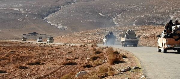 Konvoj vozila pristalica terorističke grupe DAEŠ istočno od Palmire u Siriji - Sputnik Srbija