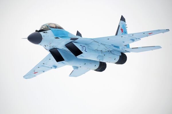Понос руског ваздухопловства — ловац 4++ генерације МиГ-35 - Sputnik Србија