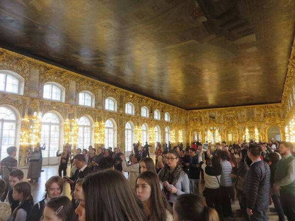 Ђаци Осме београдске гимназије у обиласку знaменитости Санкт Петербурга. Ђаци Осме београдске гимназије у обиласку знaменитости Санкт Петербурга. - Sputnik Србија