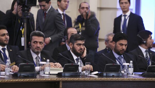 Mohammad Alloush (C), the head of the Syrian opposition delegation, attends Syria peace talks in Astana, Kazakhstan January 23, 2017. - Sputnik Србија