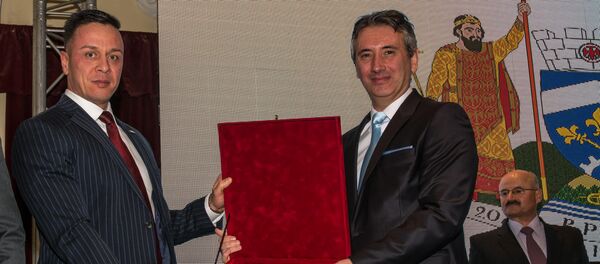 Заменик генереланог директора РЖД инетернешнала Масурбек Султанов добио  је награда града Врања - Sputnik Србија