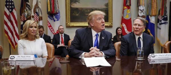 Председник САД Доналд Трамп у Белој кући Председник САД Доналд Трамп у Белој кући - Sputnik Србија